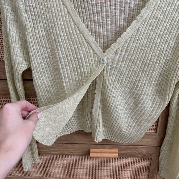 Vintage Light Green Ribbed Cardigan Size Small - Picture 2 of 3